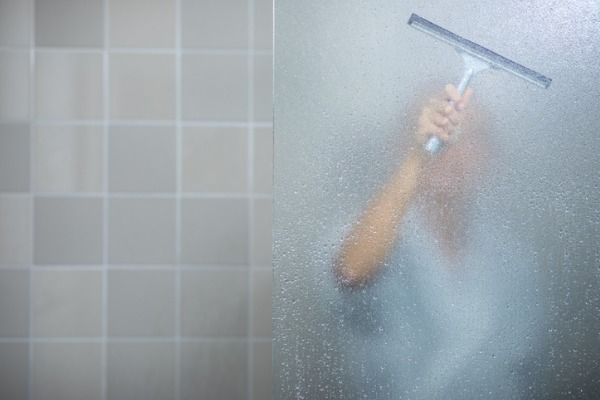 shower-cleaning